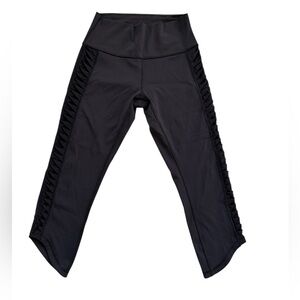 Lululemon Sunshine Salutation Crop legging women’s 8 black mid rise Athleisure